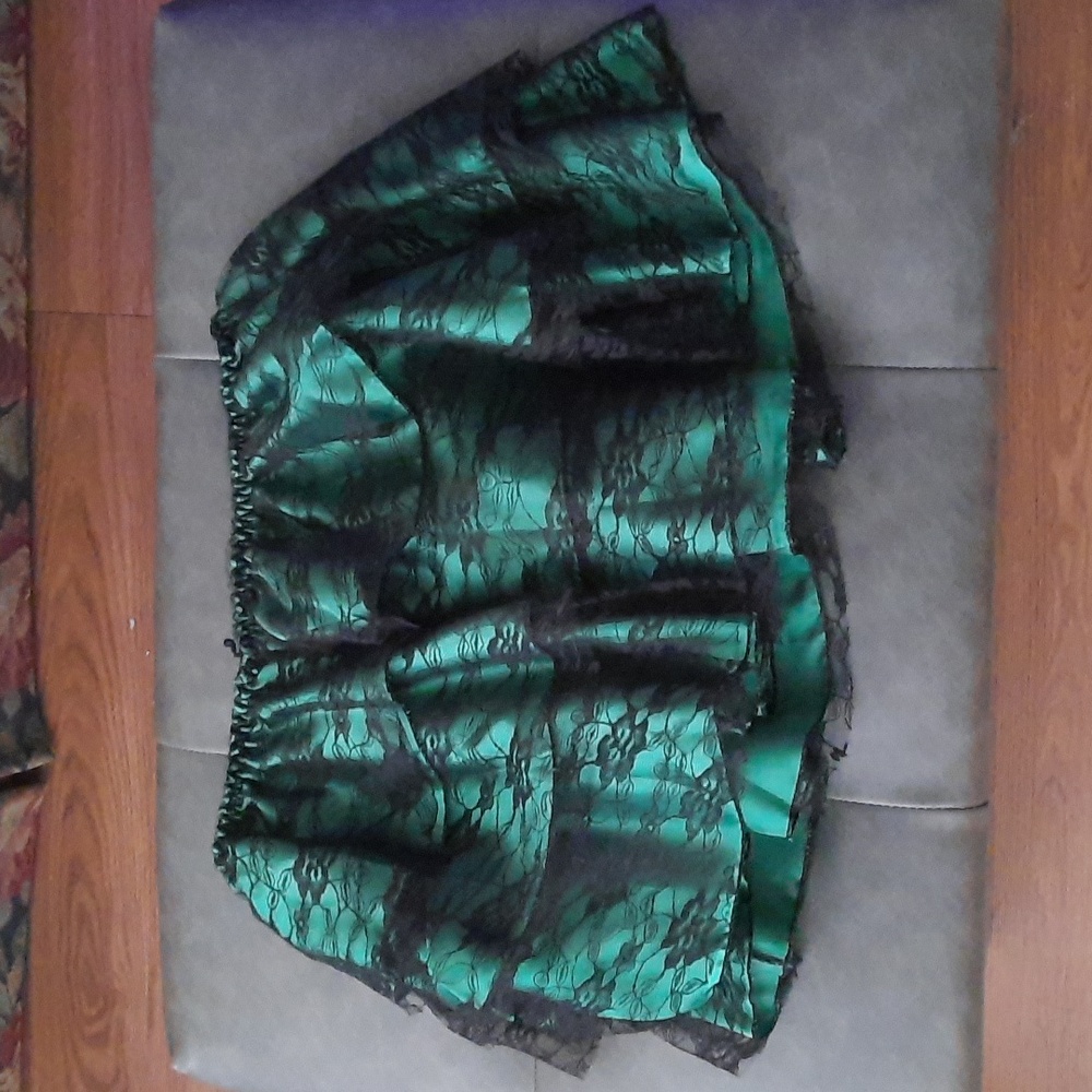 Green bustle skirt